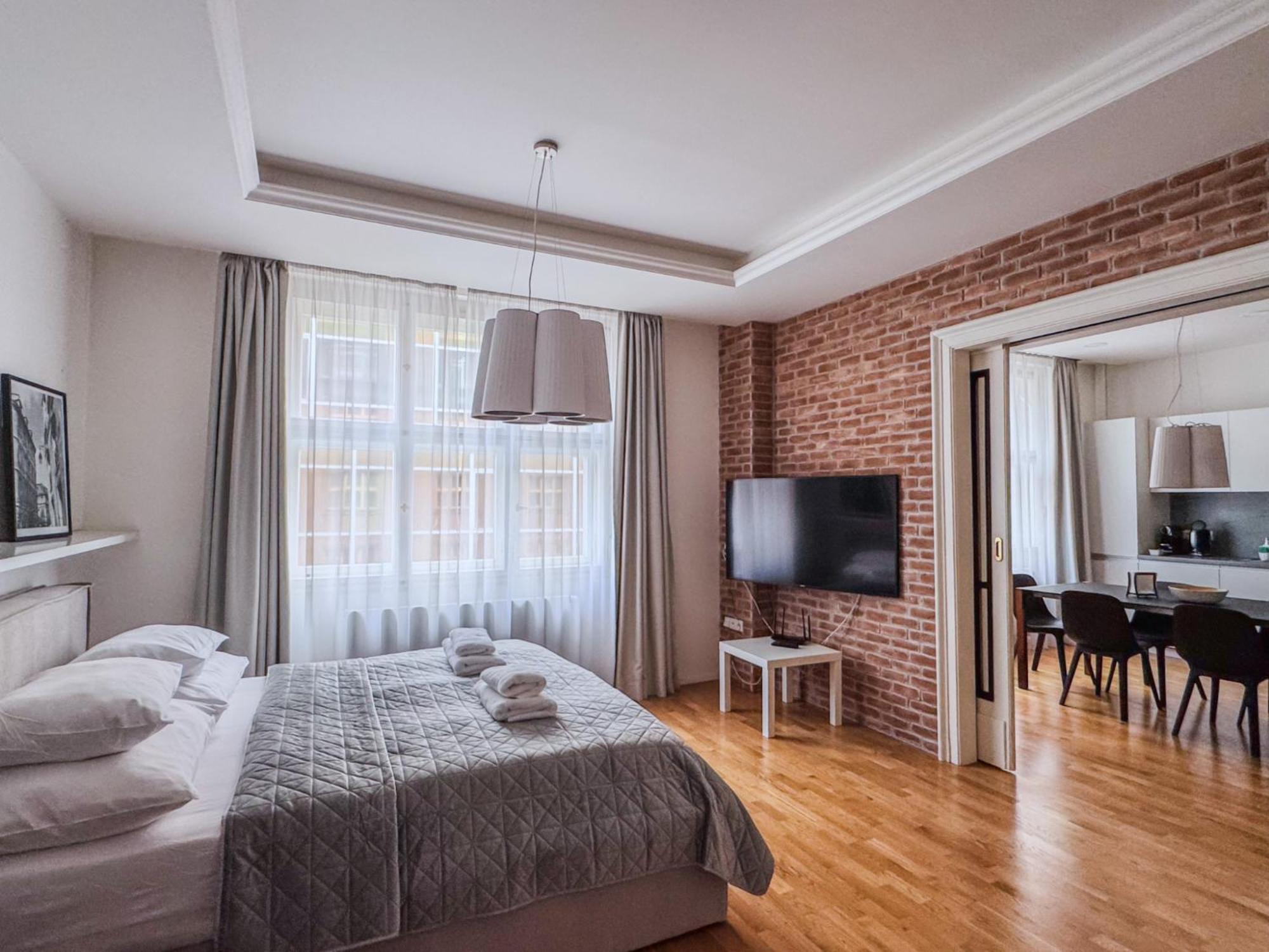 Unique Old Town Apartments At Palace Dlouha Прага Екстер'єр фото